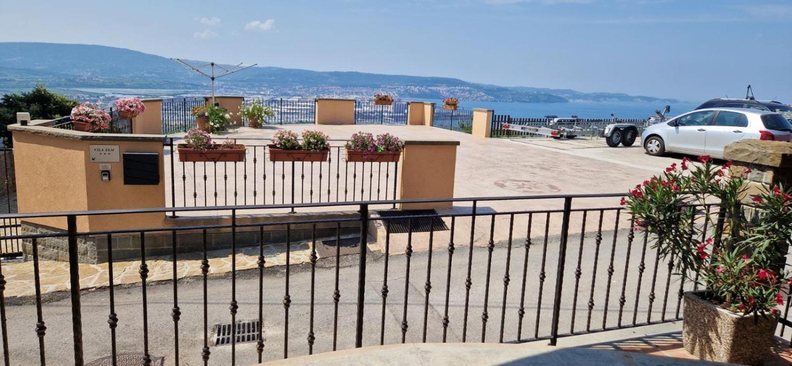 Villa Blue Sky - Hrvatini Koper városi község Kültér fotó